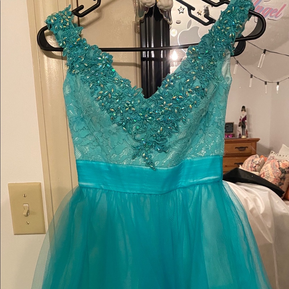 00 Aquamarine Short Semi-Formal